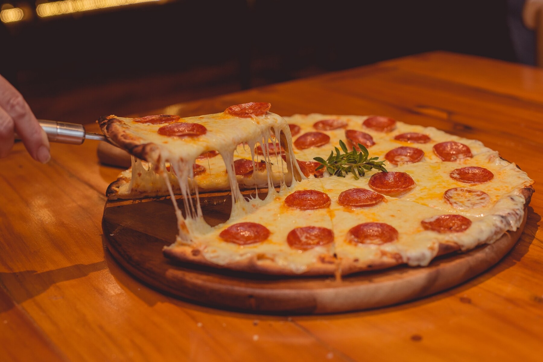 A delicious pizza being served at one of Killingtons best pizza restaurant
